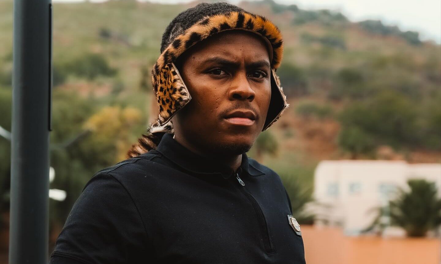 Mjolisi Celebrates Growth, Love And Ambition On New Maskandi Album Kuphelele